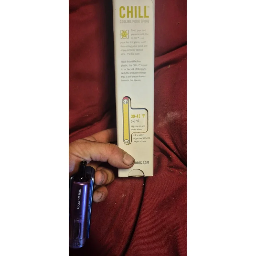 Host Chill Cooling Pour Spout Wine Chiller Aerator‎ and Preserver Blue White